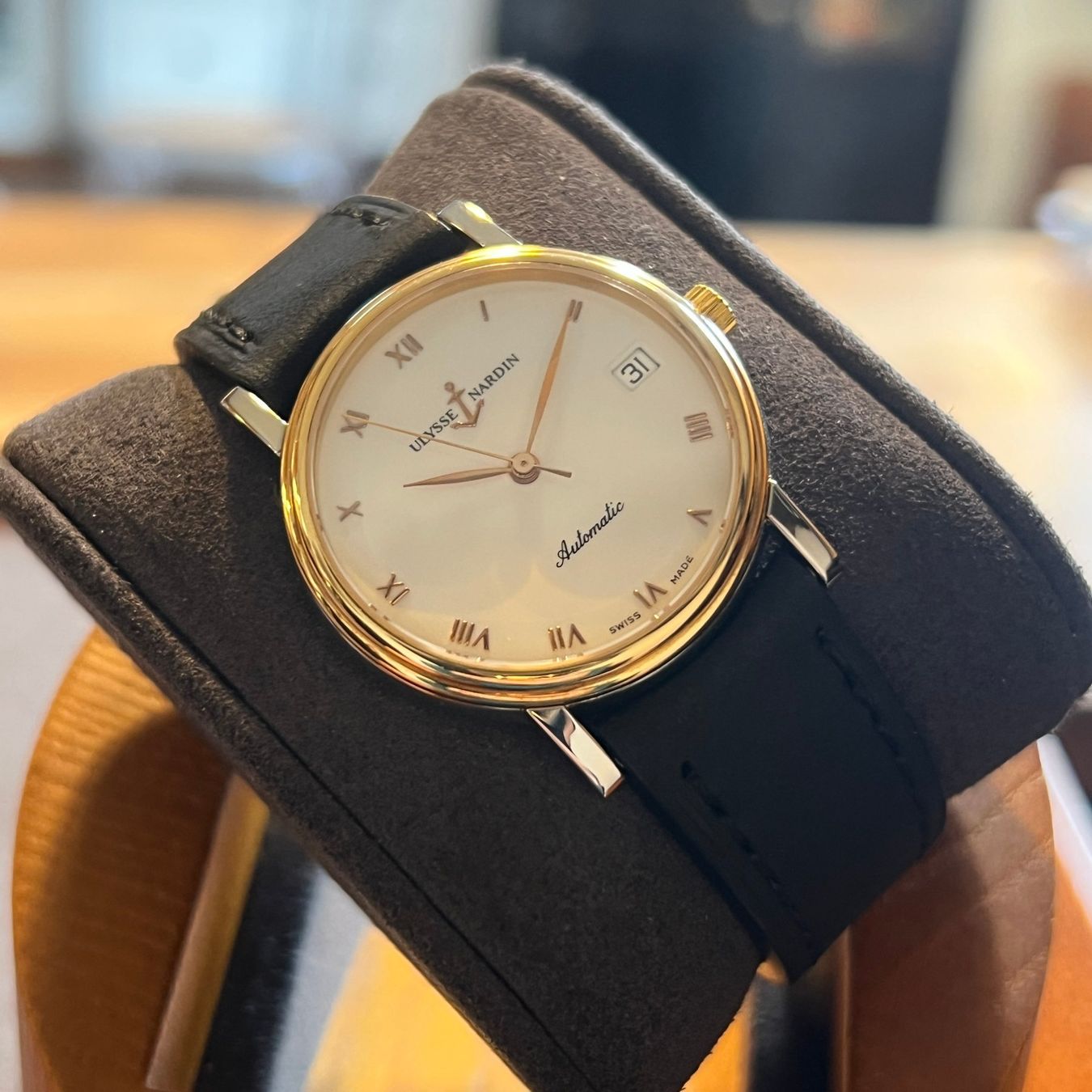 Ulysse Nardin Orologi: Ulysse Nardin Automatic Date Gold Bezel 135-22 – Usato da Carouge GE venduto da Watchaser 6