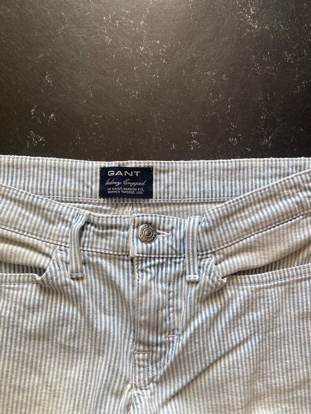 Gant Jeans: Jeans GANT weiss-blau gestreift – Usato da Zürich venduto da annalaila 2