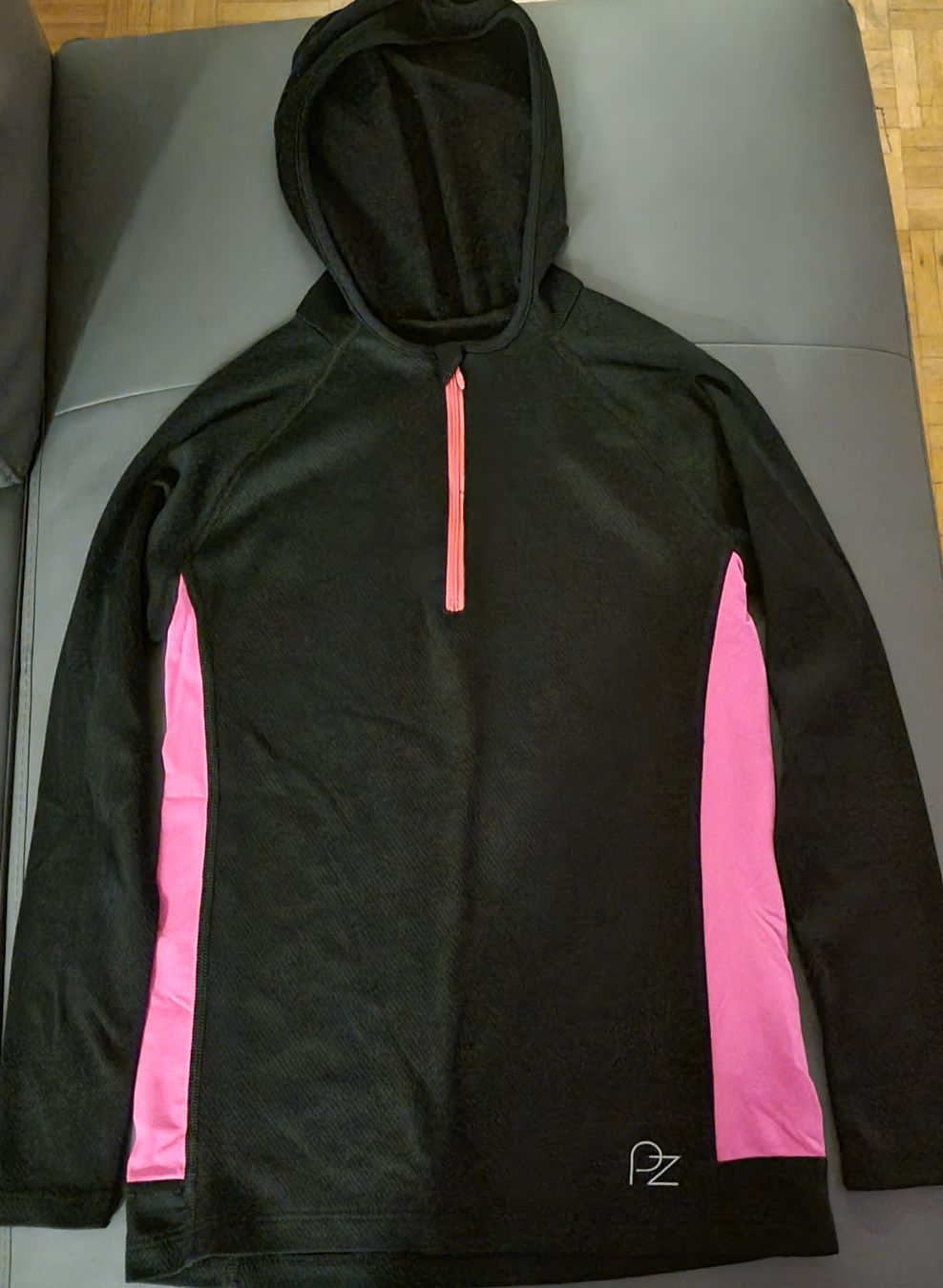 Pullover & Sweatshirts: Sportlicher Kapuzenpullover, Gr. 152, schwarz/pink – Gebraucht aus Langnau am Albis von bro_lh5f 3