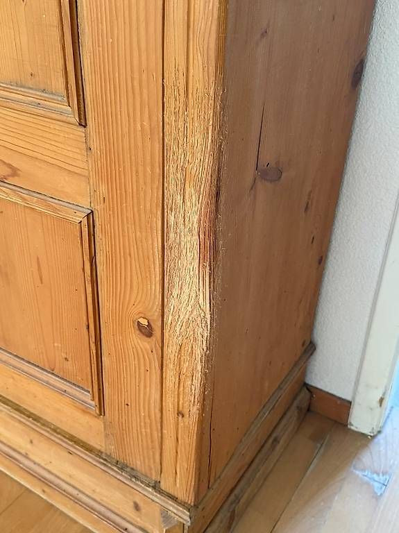 Schränke: Alter Holzschrank – Gebraucht aus Dietikon von sha_9bn9 1