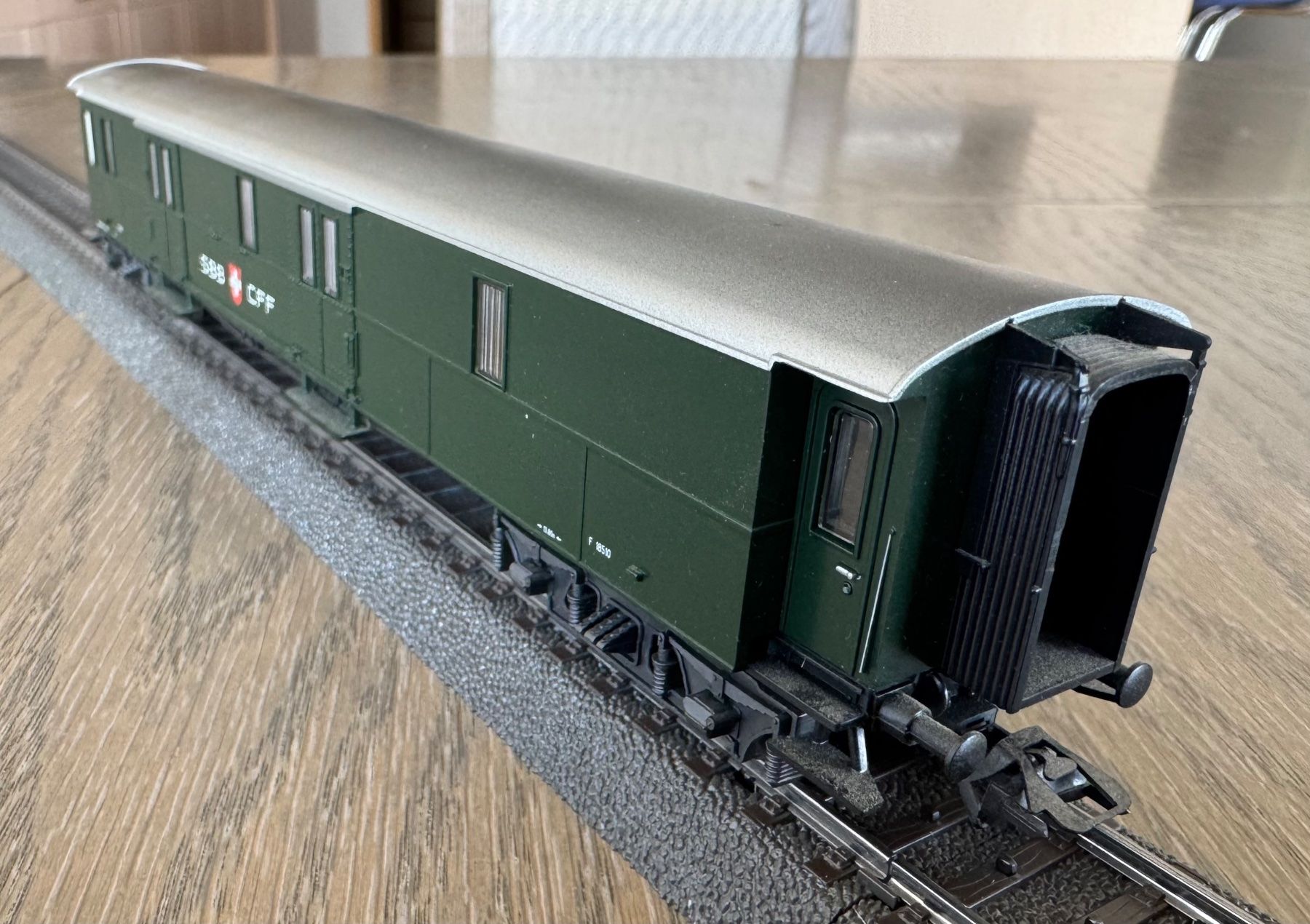 Märklin Modellini di ferrovie: SBB-Oldtimer-Gepäckwagen; neu – Nuovo (secondo la descrizione) da St. Moritz venduto da Manu7500 3
