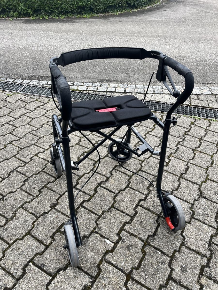 Ausili per la deambulazione: Rollator mit Sitzfläche (Human Care NeXus 3) – Nuovo (secondo la descrizione) da Roggwil BE venduto da IsoNice88 1