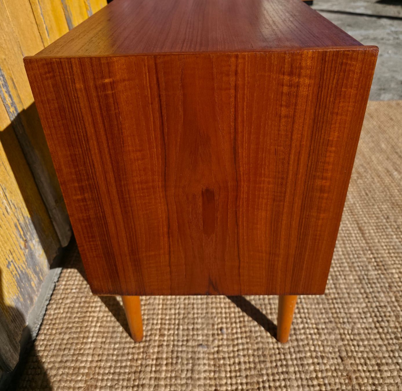 Cassettiere: Mid-Century Teak Kommode  Arne Vodder Style – Usato da Haslen AI venduto da Vintagelix 3