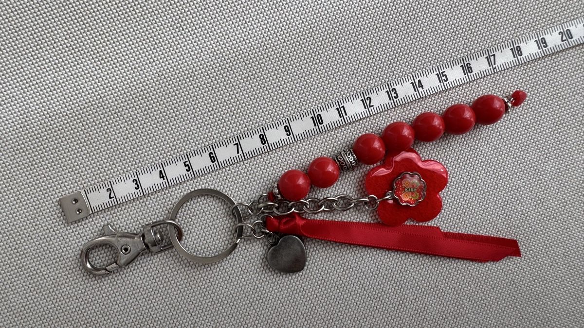 Portachiavi: Kinder Schlüssel oder Tasche Anhänger rot mit Perlen/Blumen – Nuovo (secondo la descrizione) da HORGEN venduto da vladibarca10 4
