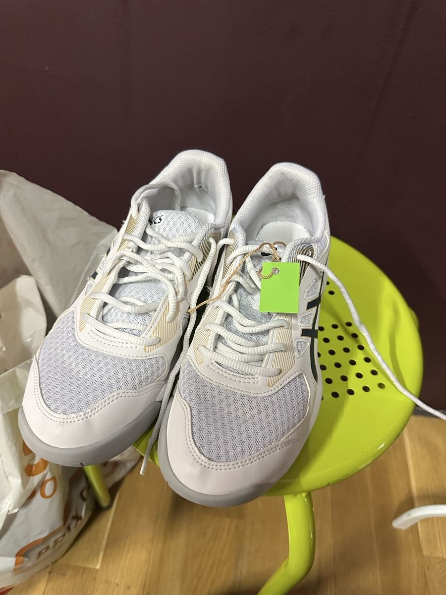 Asics Scarpe da donna: Asics Hallenschuhe – Usato da Euthal venduto da Leandra01 1