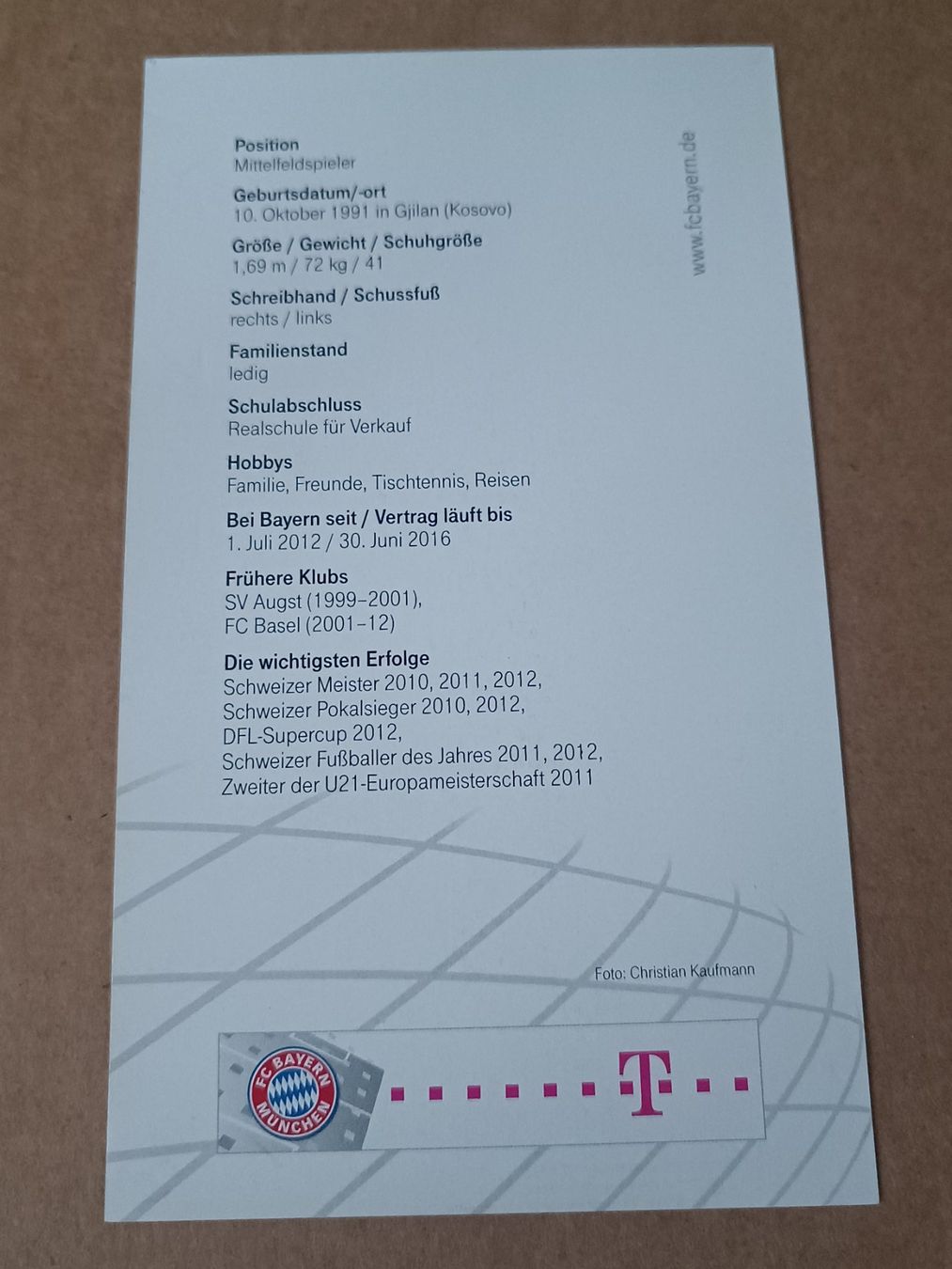 Autografi: Xherdan Shaqiri -  original Autogramm – Usato da Menziken venduto da Artographs 1