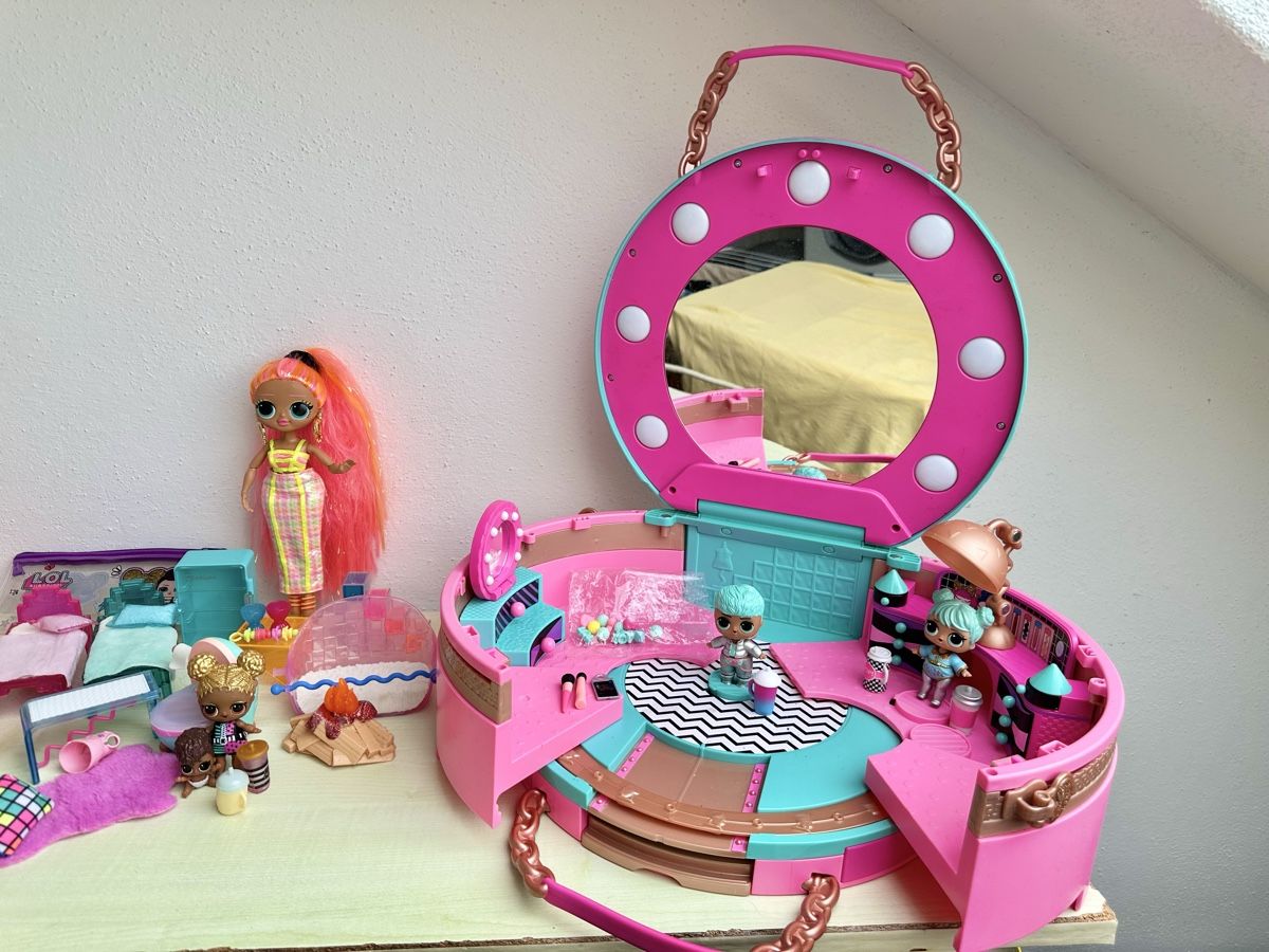 Puppen: LOL Surprise Koffer Set mit Puppen – Gebraucht aus Zürich von Kat_5557 1