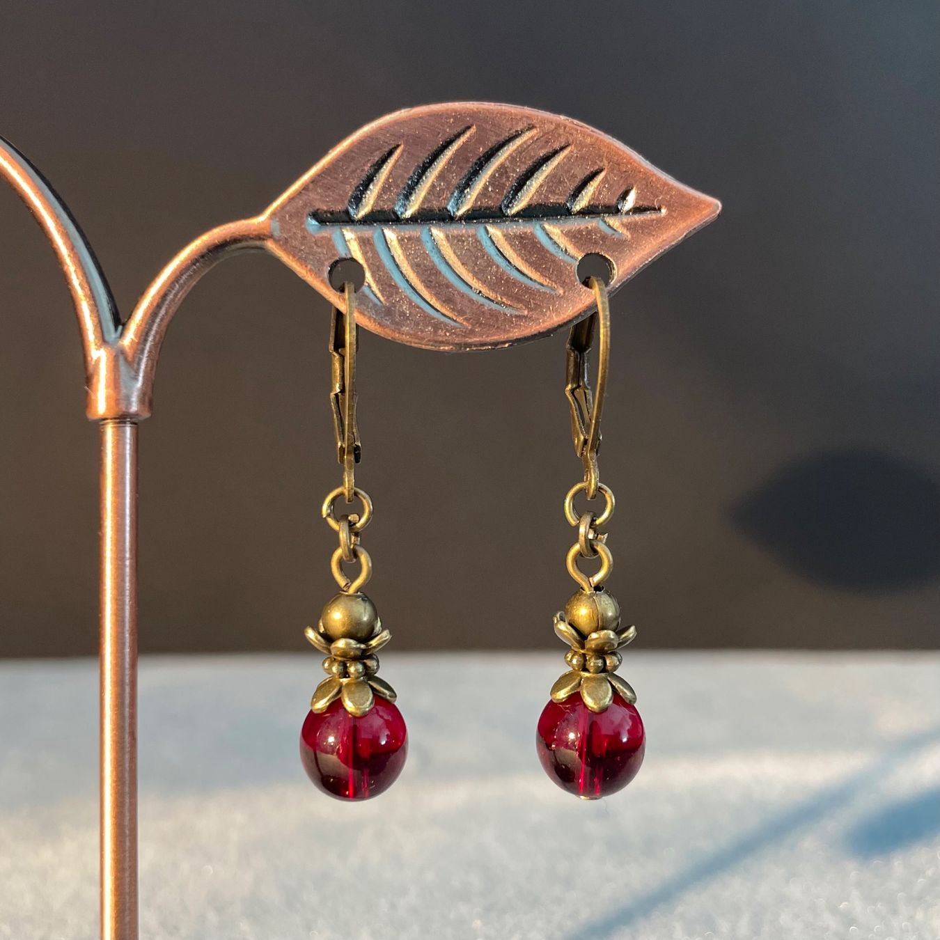Orecchini pendenti & Orecchini a lobo: NEU: Ohrringe rote Glasperlen Messing Vintage Optik – Nuovo e nell'imballaggio originale da Bellach venduto da Dreamer2501 4