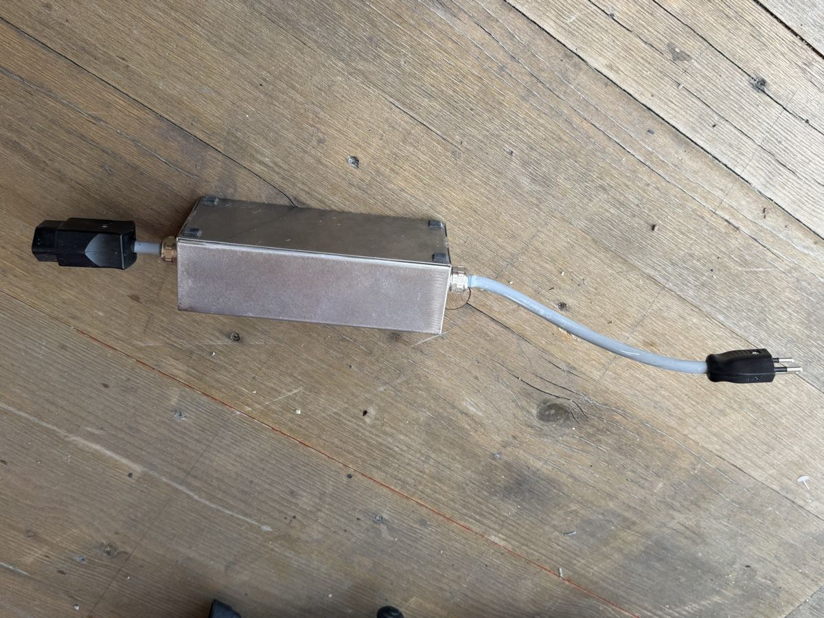 Componenti elettronici: Comsana Oberwellenfilter PWR-OSCLEAN-13A 13A – Usato da Sta. Maria venduto da uperimi