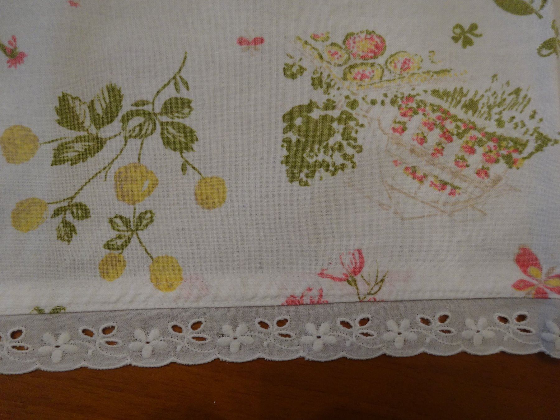 Tutte le decorazioni: Nappe en coton + dentelle – Nuovo e nell'imballaggio originale da Biel/Bienne venduto da milamila02 2