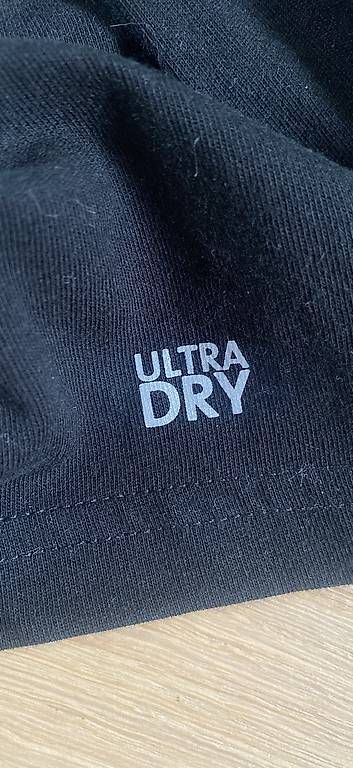 T-Shirts: T-shirt Lacoste noir  – Gebraucht aus Areuse von Nic_wd9n 2