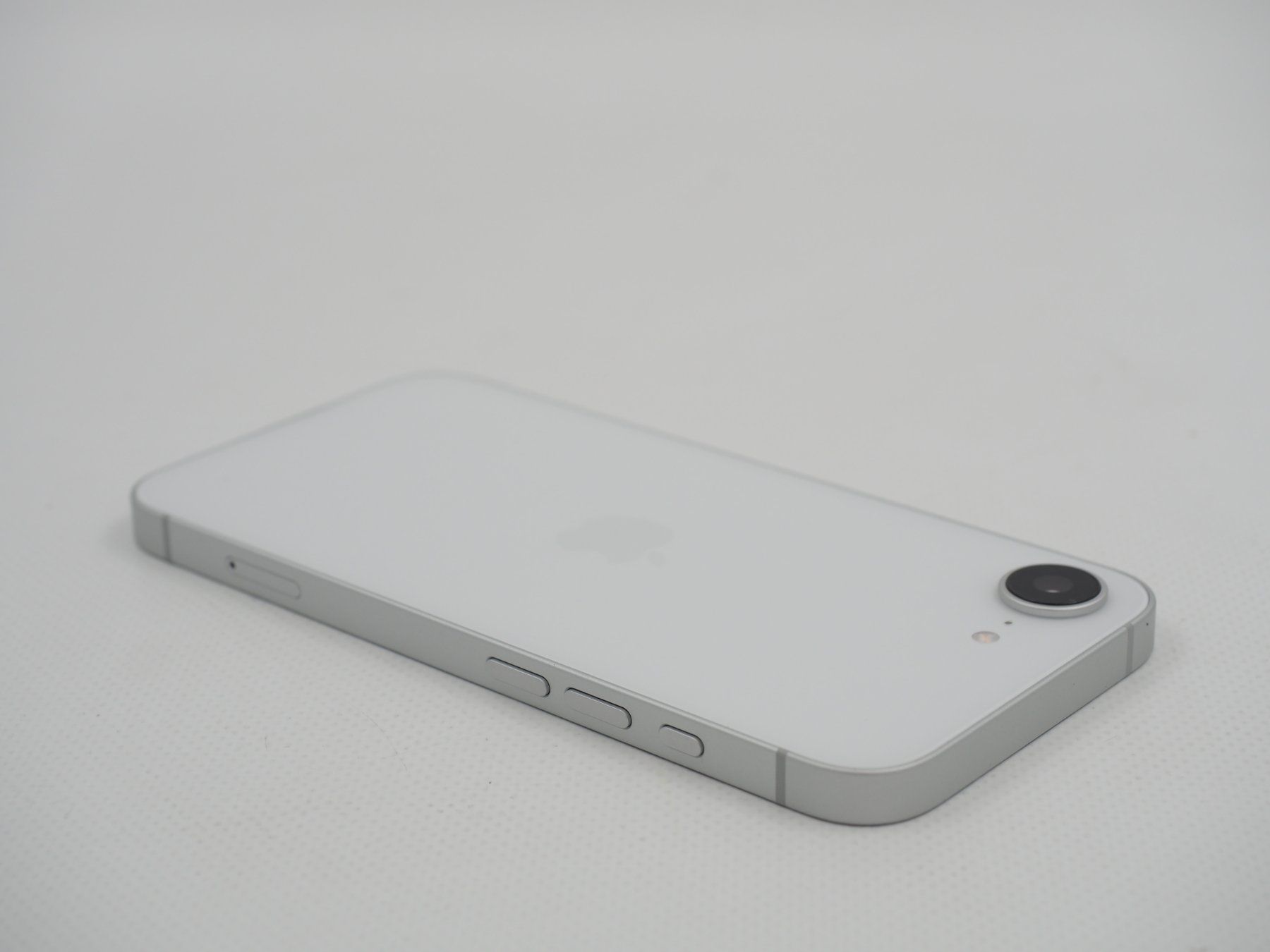 Apple Portables: APPLE iPhone 16e iCloud gesperrt (26062902) – Défectueux à Zürich par fundsachenverkauf 5