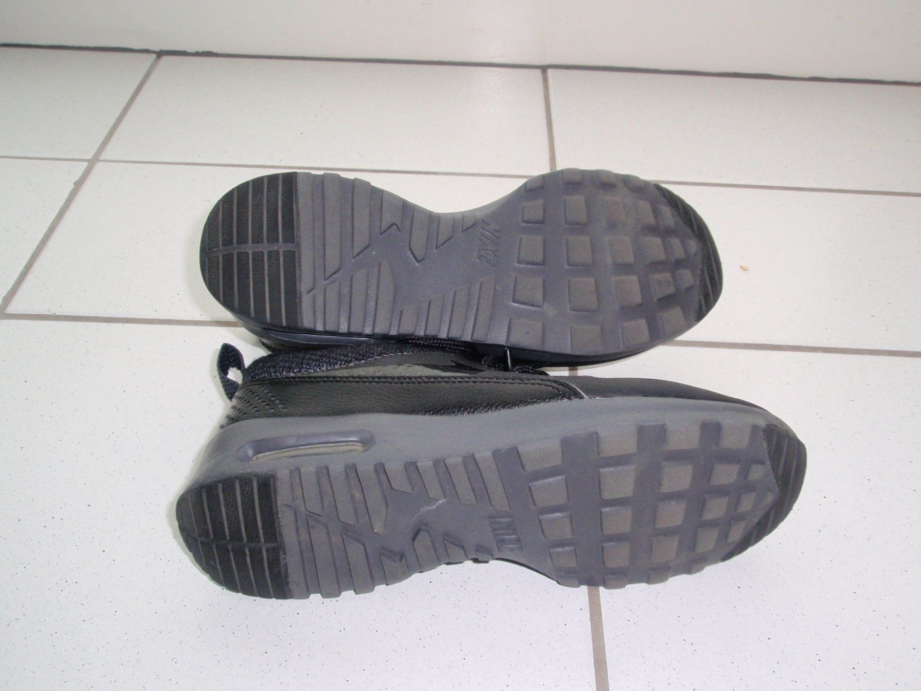 Nike Scarpe per ragazze: Nike Air Max Thea Sneaker Grösse 35.5 – Usato da Basel venduto da fafa68 5