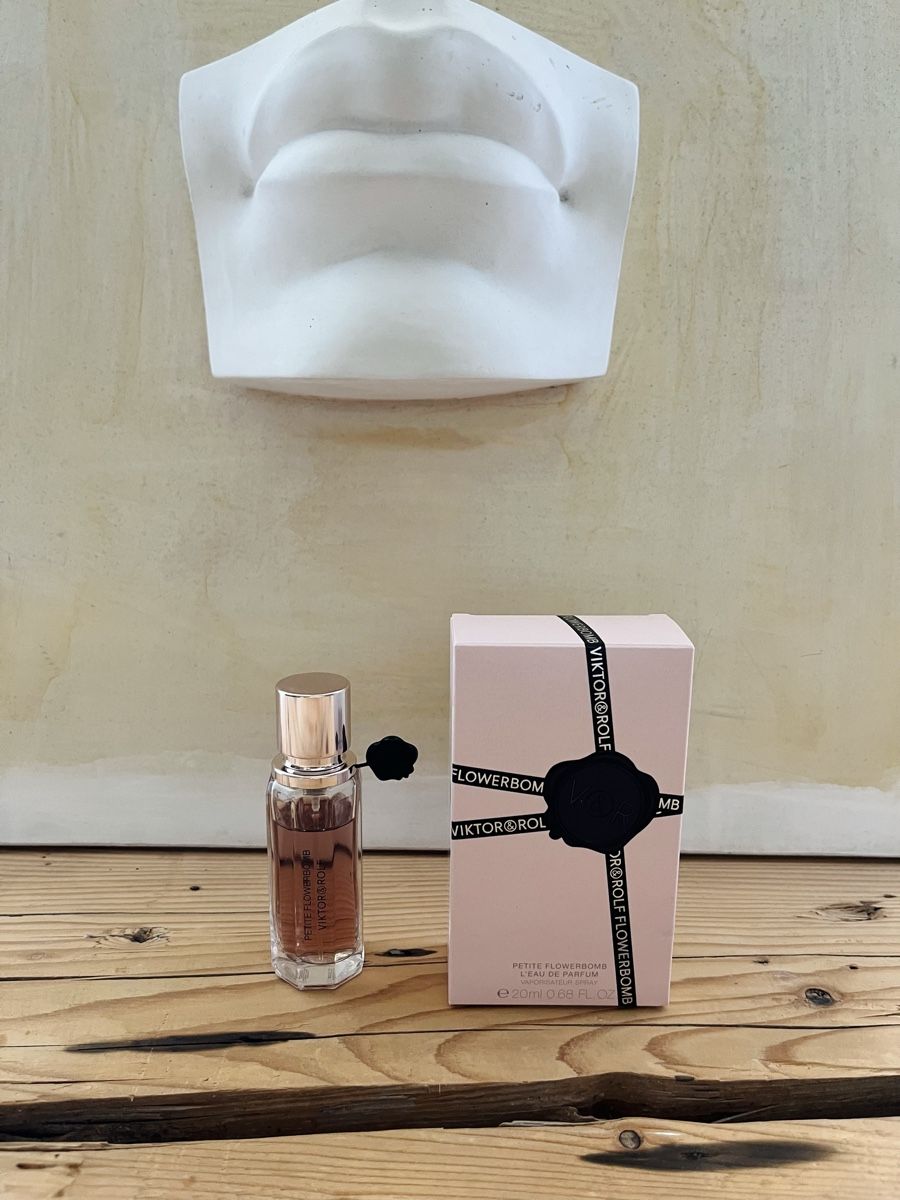 Profumi & Eau de Toilette: Viktor&Rolf Flowerbomb Petite Eau de Parfum – Usato da Emmenbrücke venduto da Anna01014 3