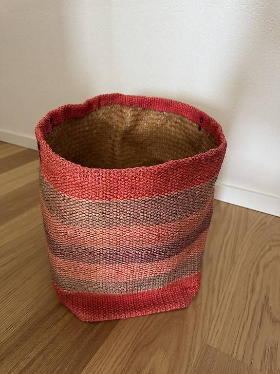 Autres articles pour la maison: Panier rangement coloré  – D'occasion à Les Acacias par ana_9l8q