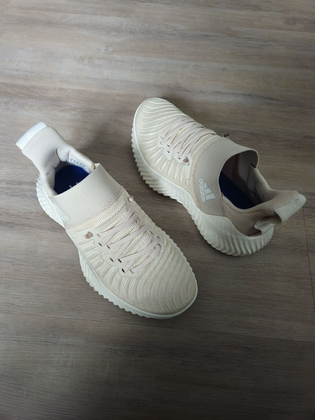 Scarpe da donna: Adidas Schuhe – Usato da Münchenbuchsee venduto da D4rk_3n3my