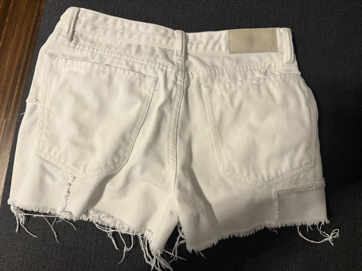 Allsaints Pantaloni: ALLSAINTS W25 Ann Patch Shorts Weiss Sommer – Usato da Zollikon venduto da snowflake10- 1