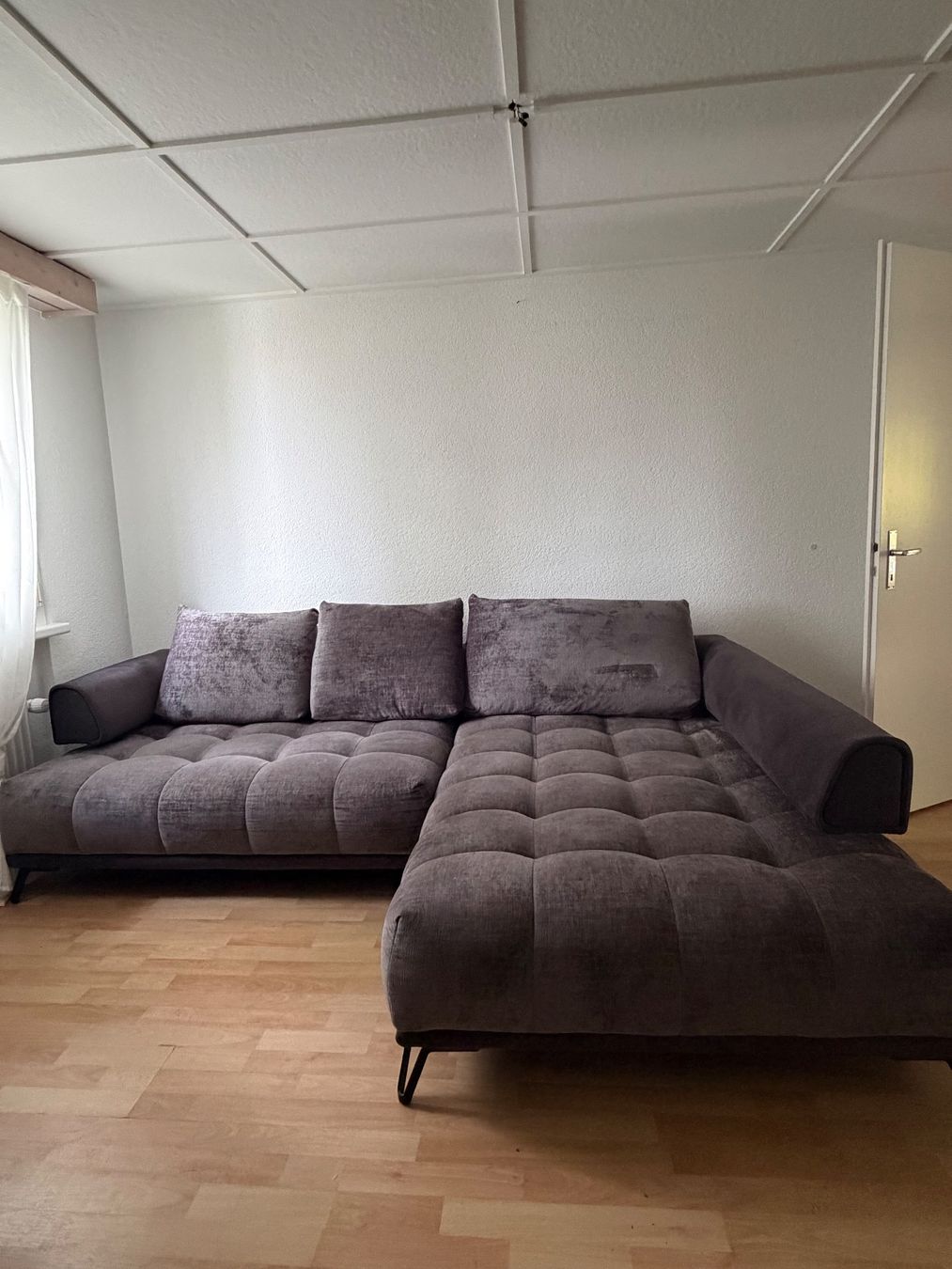 Mömax Sofas: Ecksofa Stoff dunkelgrau guter Zustand – Gebraucht aus Wilen b. Wil von Valerx
