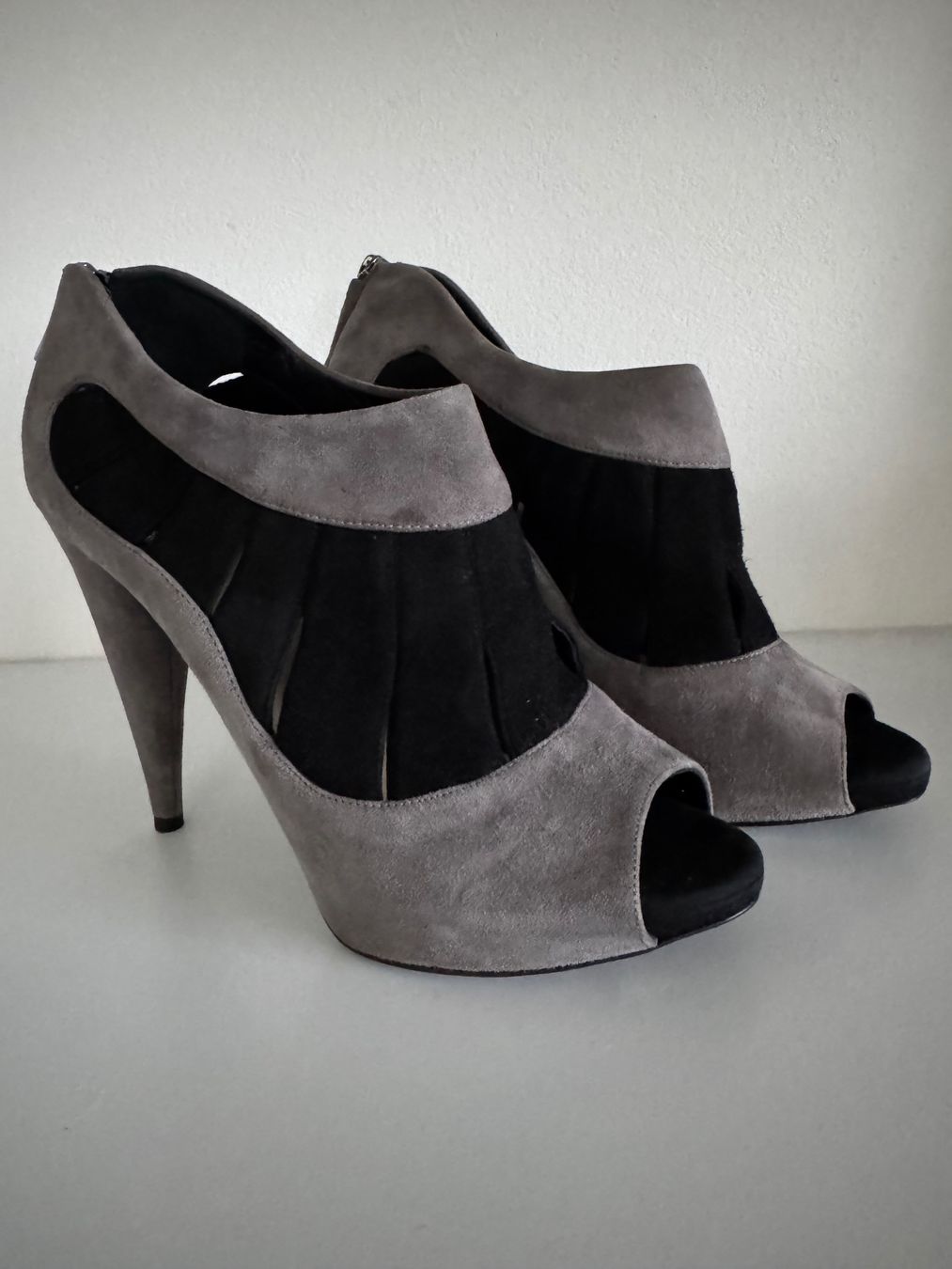 Dior Scarpe da donna: Bottines Christian Dior grises et noires – Usato da Trelex venduto da emi_r59r 2