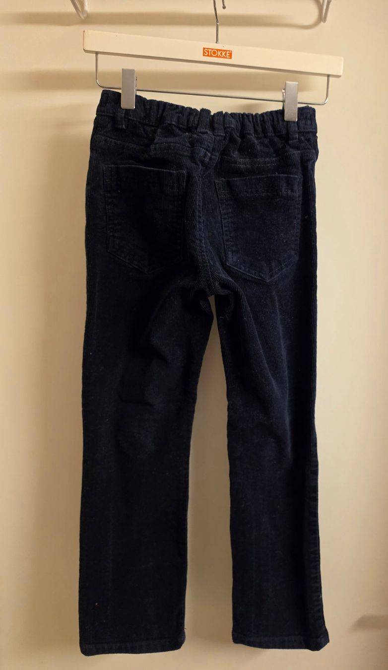 Next Pantaloni: dunkelblaue Cordhose Gr. 134 – Usato da Zürich venduto da Pemberleys 1