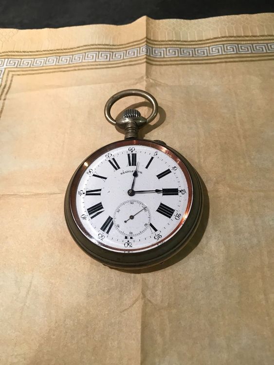 Montre De Poche Ancienne (régulateur) - France Vers 1900 - Mécanique Manuelle - Cadran Doré Chiffres Romains - Diamètre 6,7 Cm - Occasion Authentique