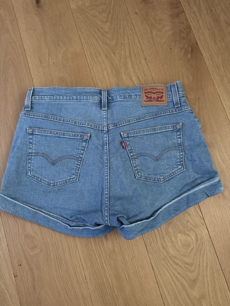 Levi's Jeans: Levi's Shorts Damen Grösse 30  – Nuovo (secondo la descrizione) da Arboldswil venduto da Leti4 1