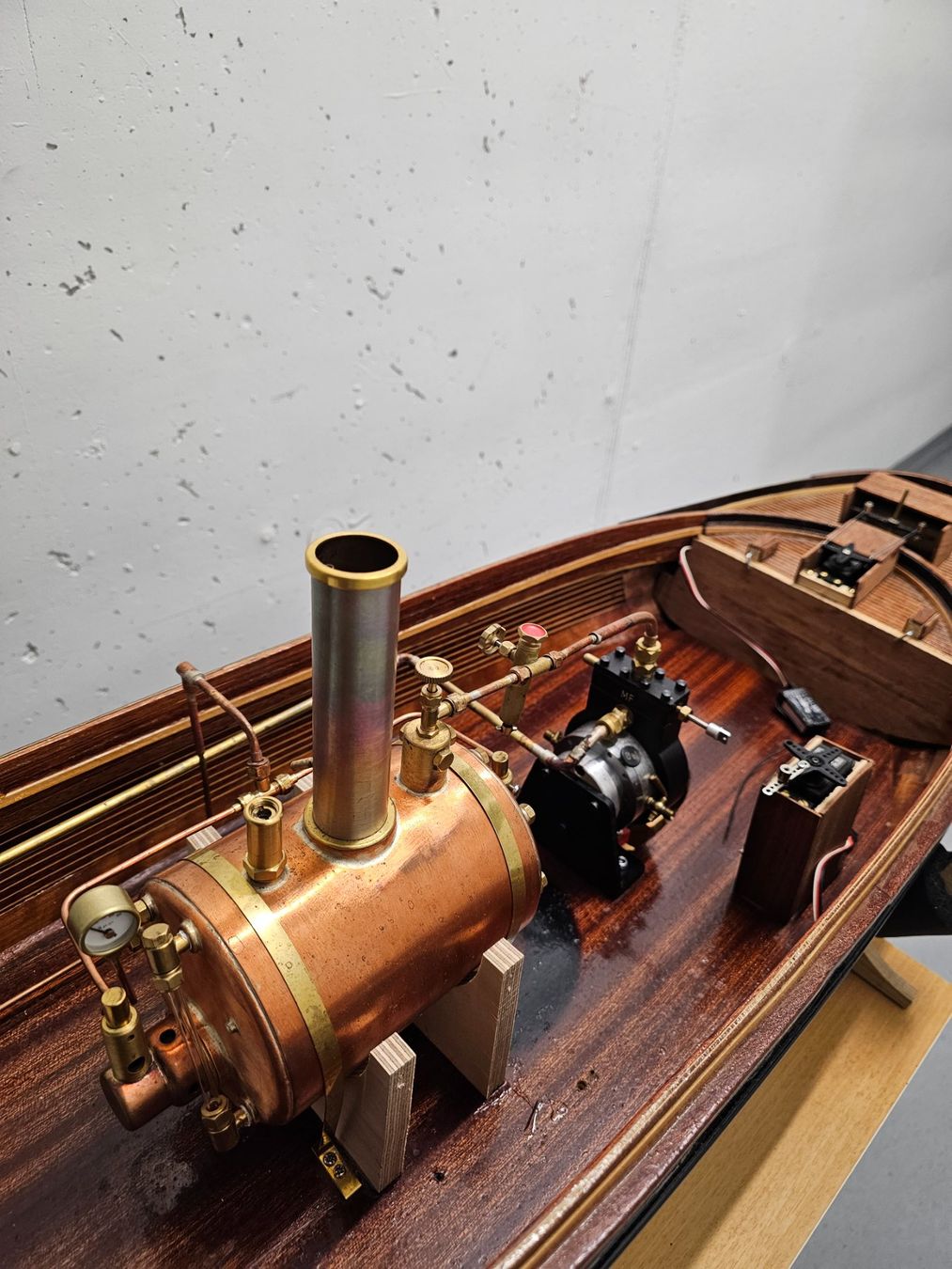 Modellismo RC: Schiff Echtdampf Kreiskolbenmotor – Usato da Salmsach venduto da huevocrudo 1