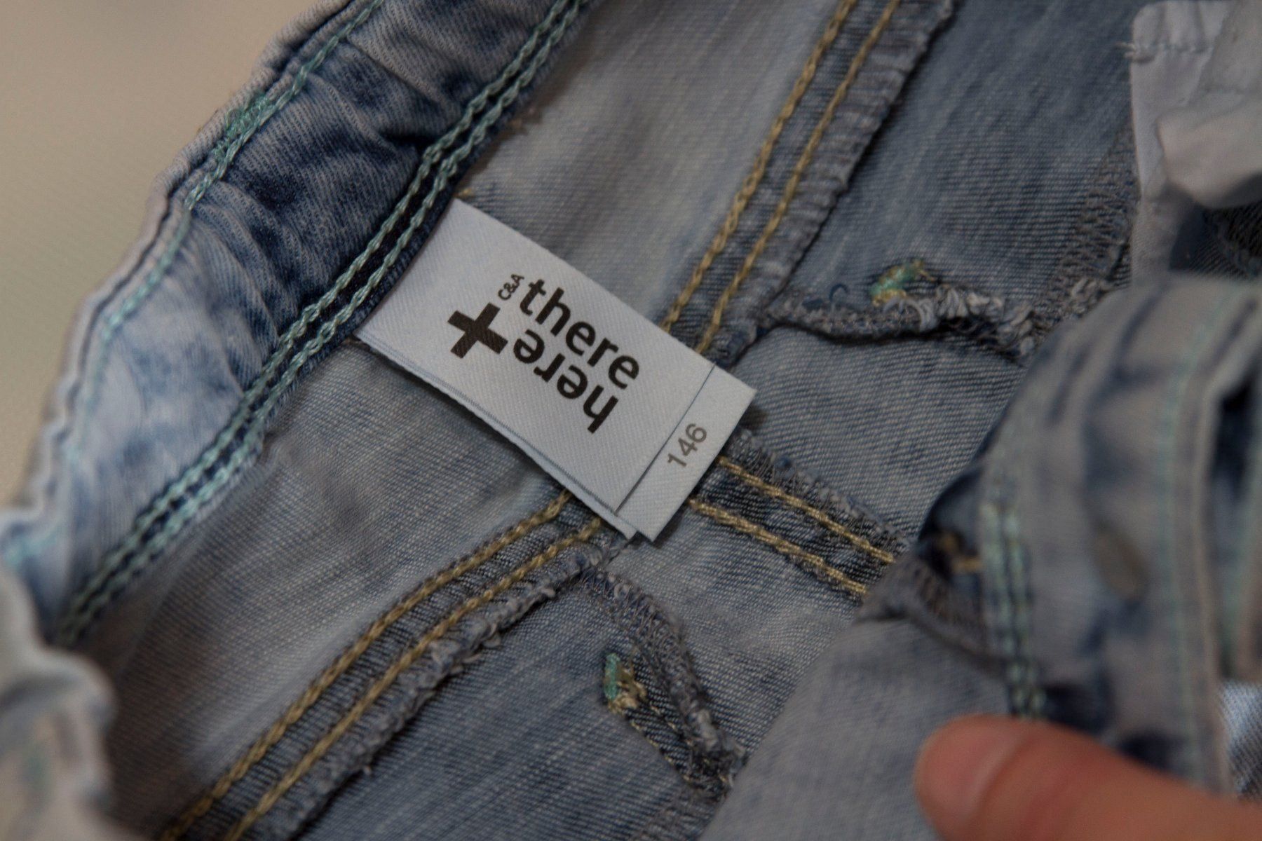 Hosen: Jeansshorts, Gr. 146 – Neu (gemäss Beschreibung) aus Gossau ZH von Roli1 1