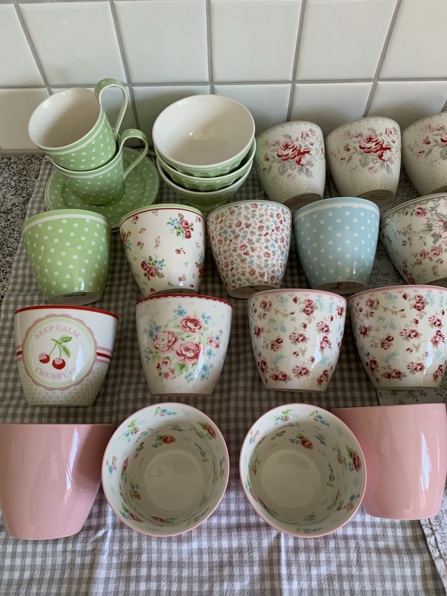 Greengate Set di piatti: Grosse Greengate Sammlung Tassen, Cups Schalen usw. – Usato da Ellikon an der Thur venduto da Bali1999 1