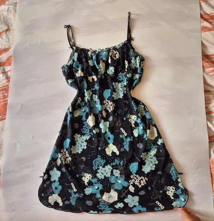 Robe courte Darjeeling fleurie noir taille 40 