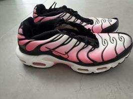 Nike Air Max Plus TN SE Taille 44 Rose Blanc Noir