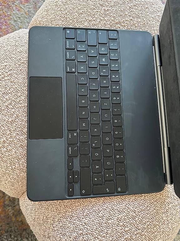 Tastiere: Apple iPad Pro 12" Schutzhülle - mit Bluetooth-Tastatur – Usato da Zürich venduto da PaulaMsh 2