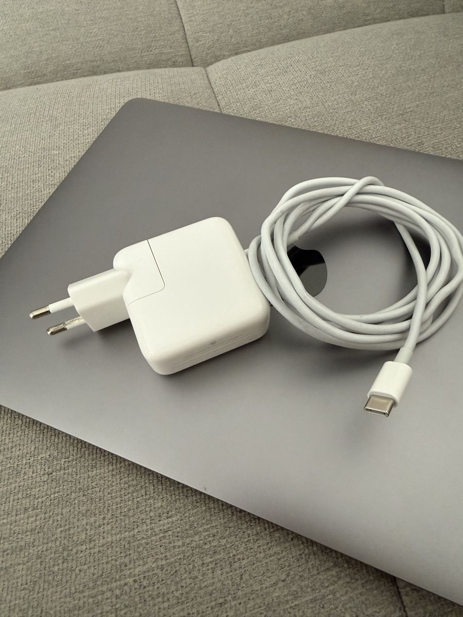 Apple Notebook: Mac Book Air 2020 – Usato da Zwingen venduto da saskia_h99 2