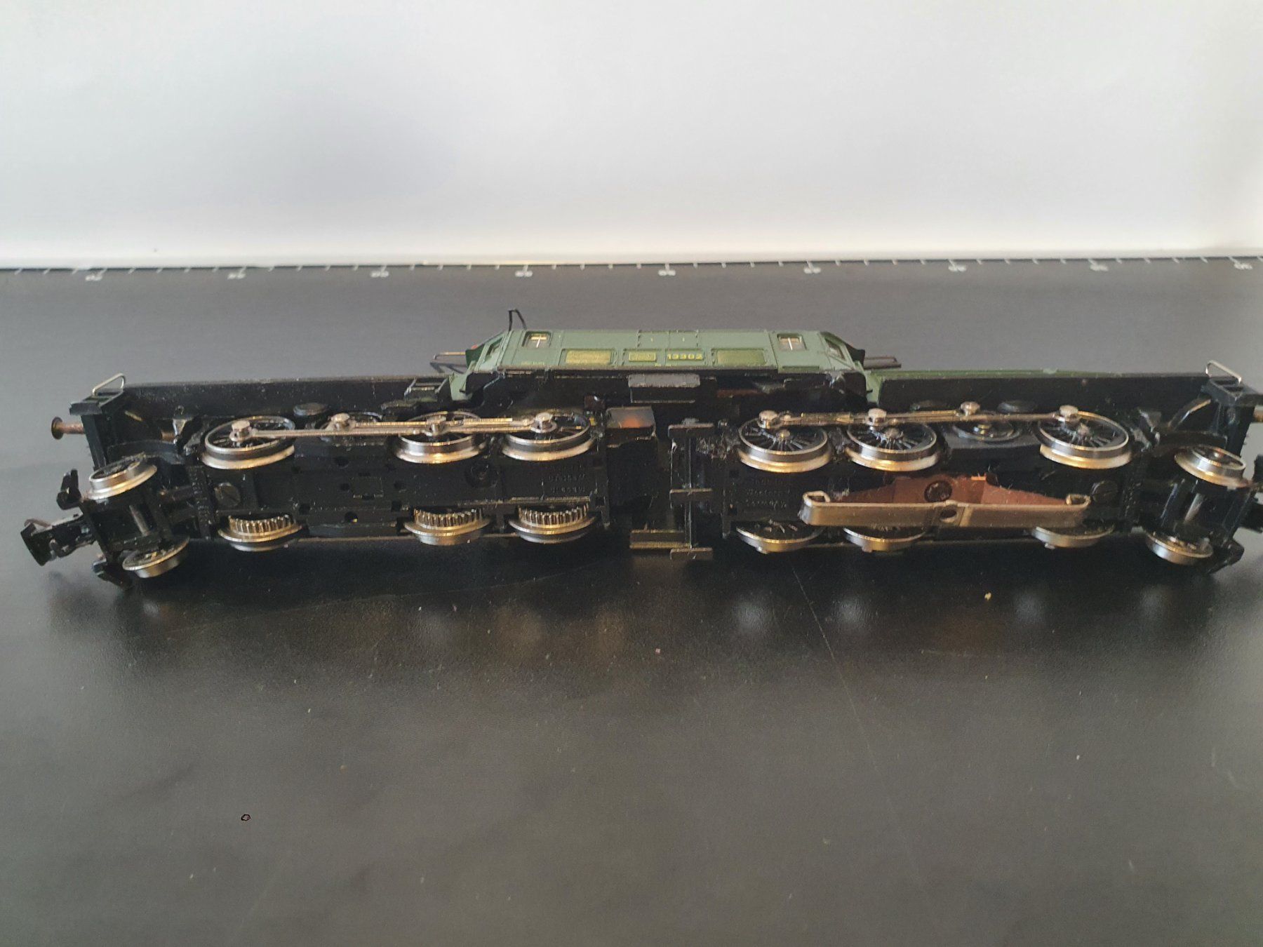 Märklin Modellini di ferrovie: MÄRKLIN: SBB KROKODIL GRÜN – Usato da Biglen venduto da taunus82 7
