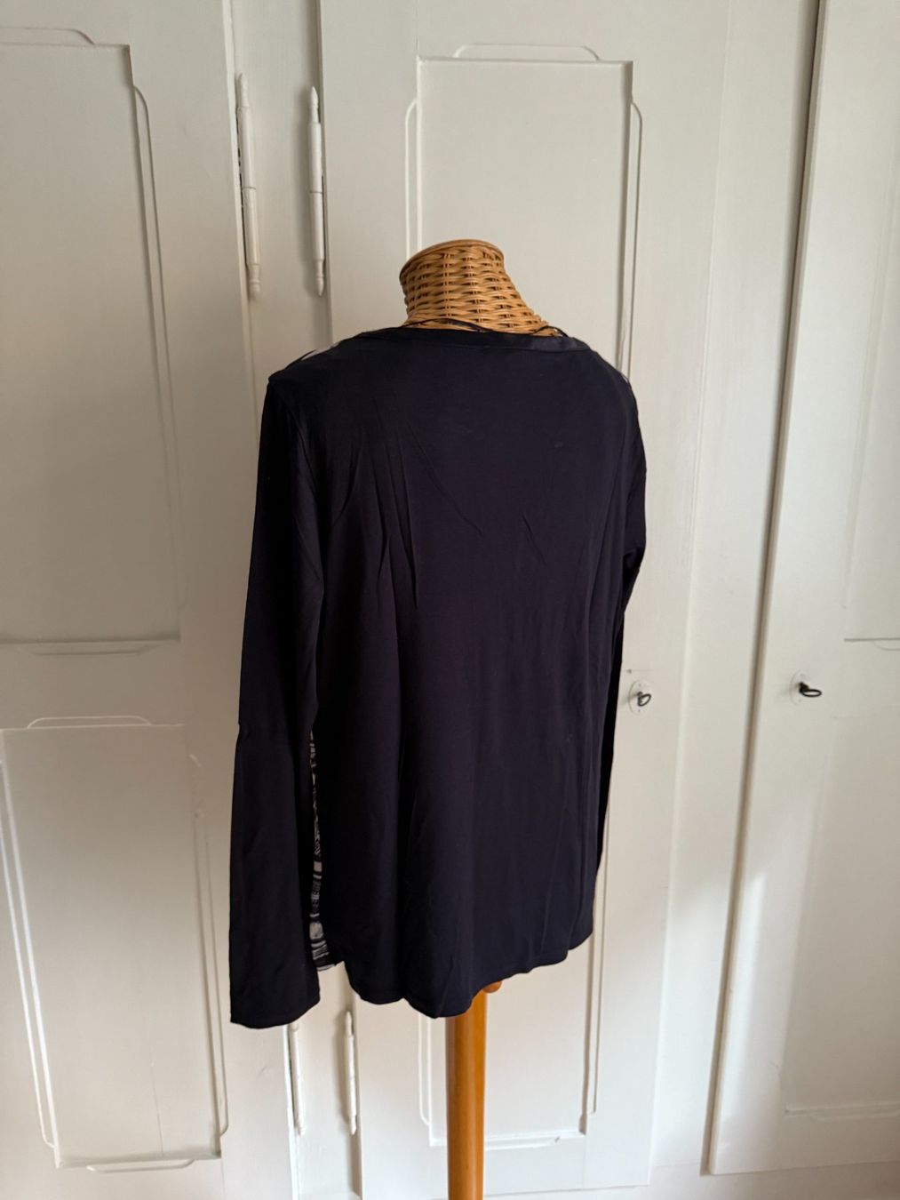 Comma T-Shirts: COMMA - Oberteil schwarz gemustert 42 – Gebraucht aus Zürich von Diazaio 2