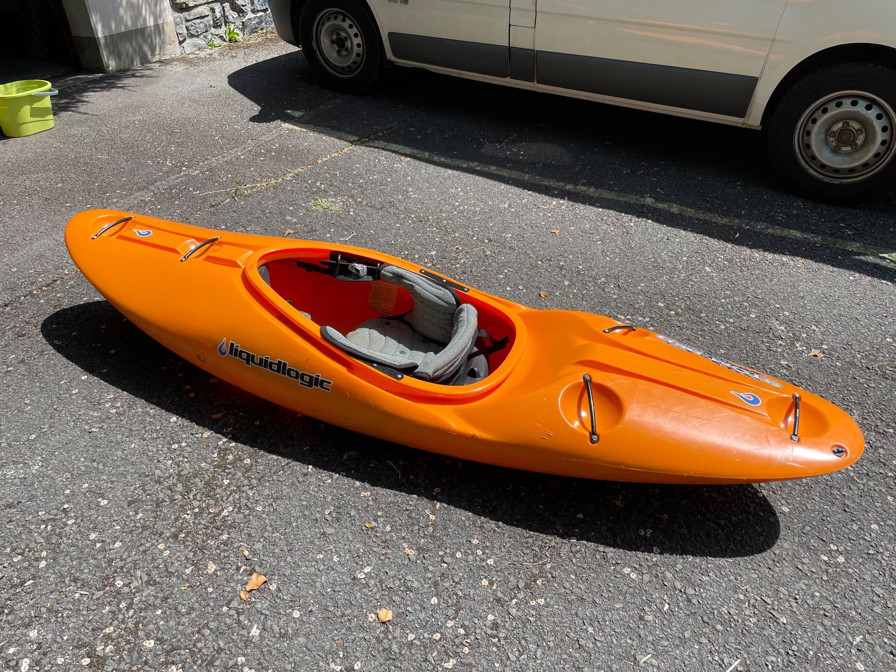 Boote: Wildwasserkajak Liquidlogic Stomper mit Ausrüstung – Gebraucht aus Gunten von Sssuperbock 1