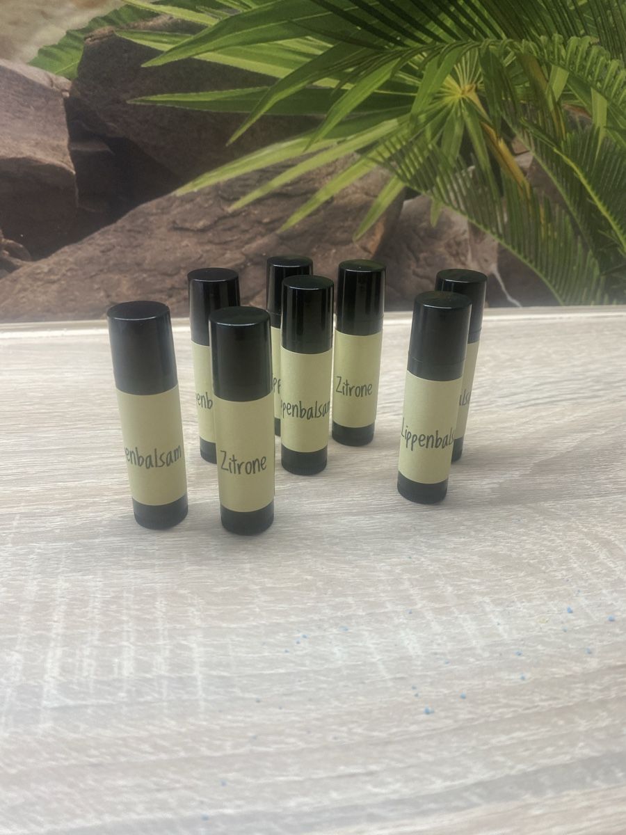 Cura del viso: Lippenbalsam NEU in divseren Sorten – Nuovo e nell'imballaggio originale da St.Ursen venduto da starjet 2