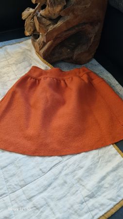 Warmer Wollrock, Gr. 134/140, Orange, Top Zustand für Herbst