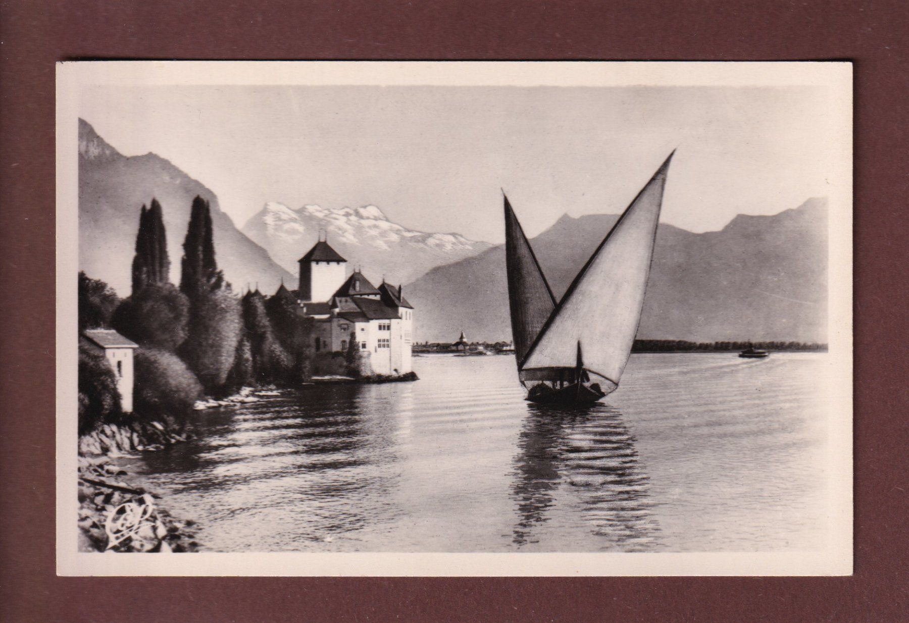 Ansichtskarten: Château de CHILLON - Barque du Léman – Gebraucht aus Pully von nicecards
