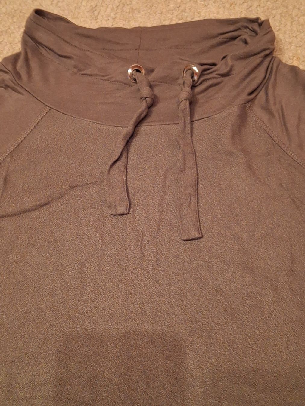 Tom Tailor Maglioni & Felpe: Pull vert olive - petit col taille XL marque Tom Tailor – Usato da Villiers venduto da san_jn5w