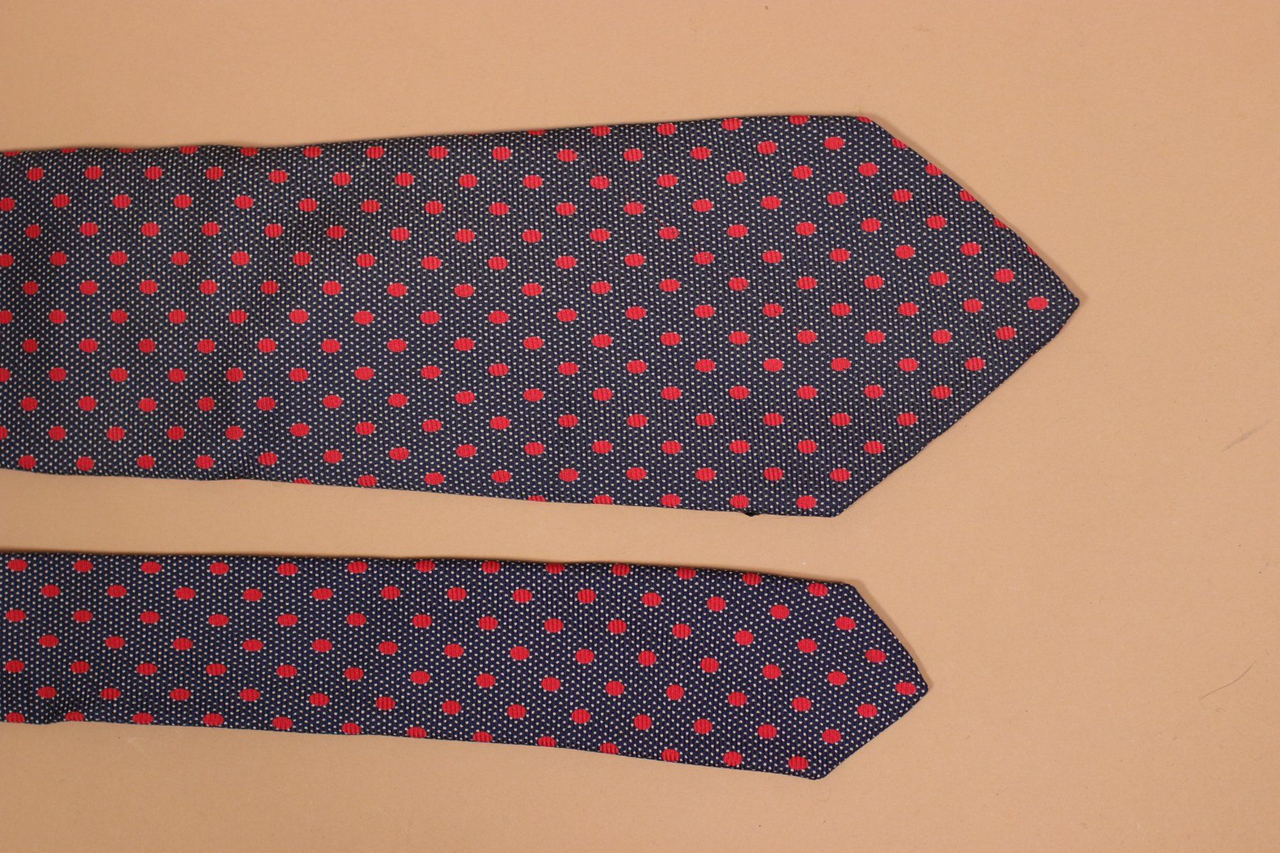 Kiton Krawatten: KITON Silk Polka Dot Tie – Gebraucht aus Hombrechtikon von BAZ-Vintage
