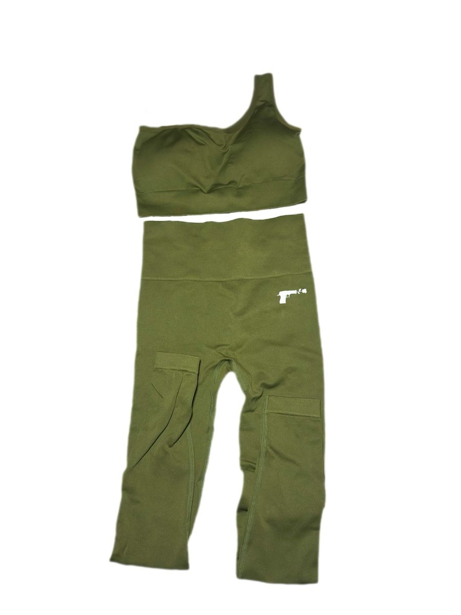 Leggings: Alpha Coutures - Gym Set – D'occasion à Zürich par CBN_Fashion