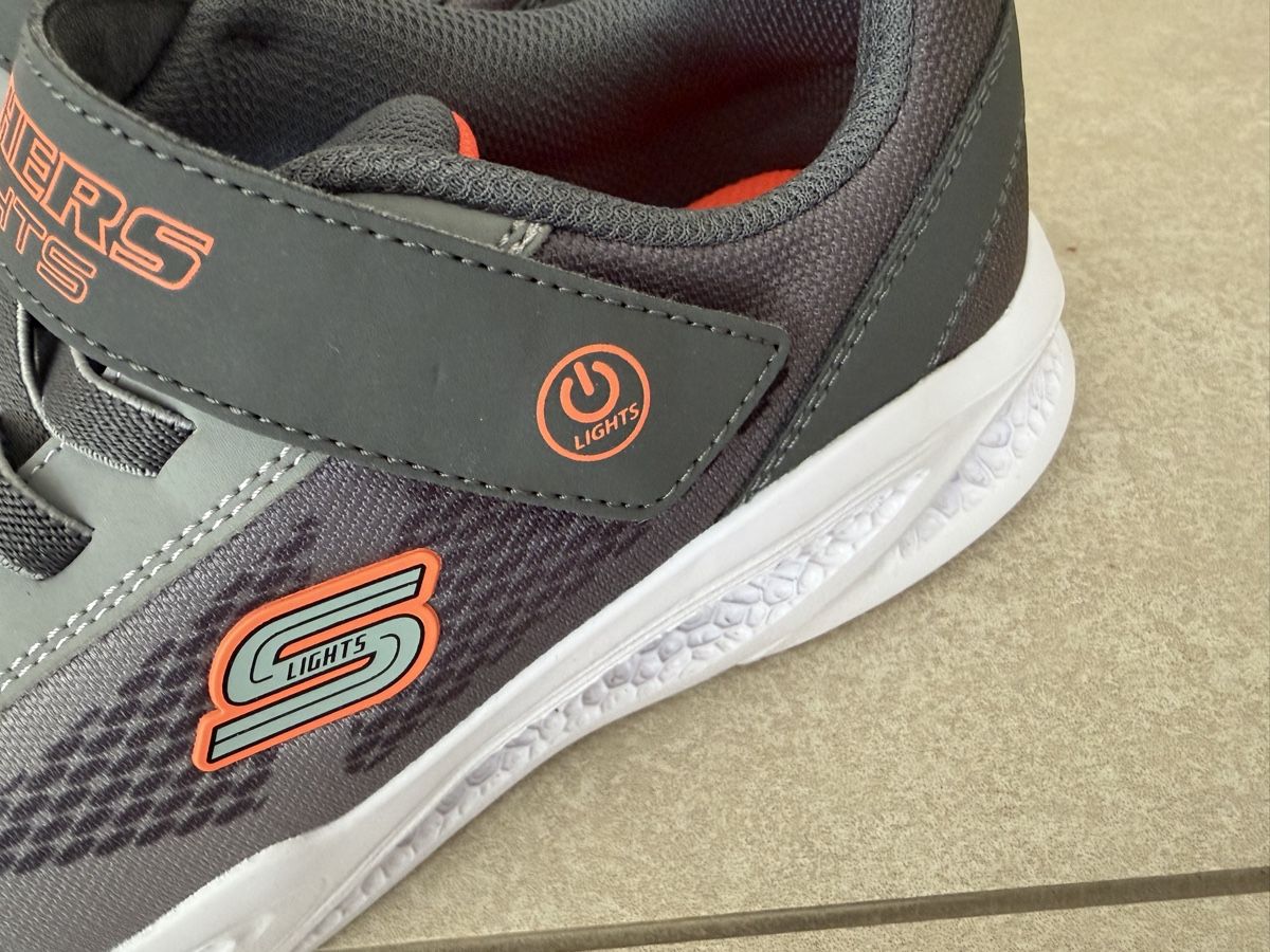 Skechers Scarpe per ragazzi: Neue Skechers METEOR, Gr. 37 – Nuovo (secondo la descrizione) da Oberrüti venduto da Important 2