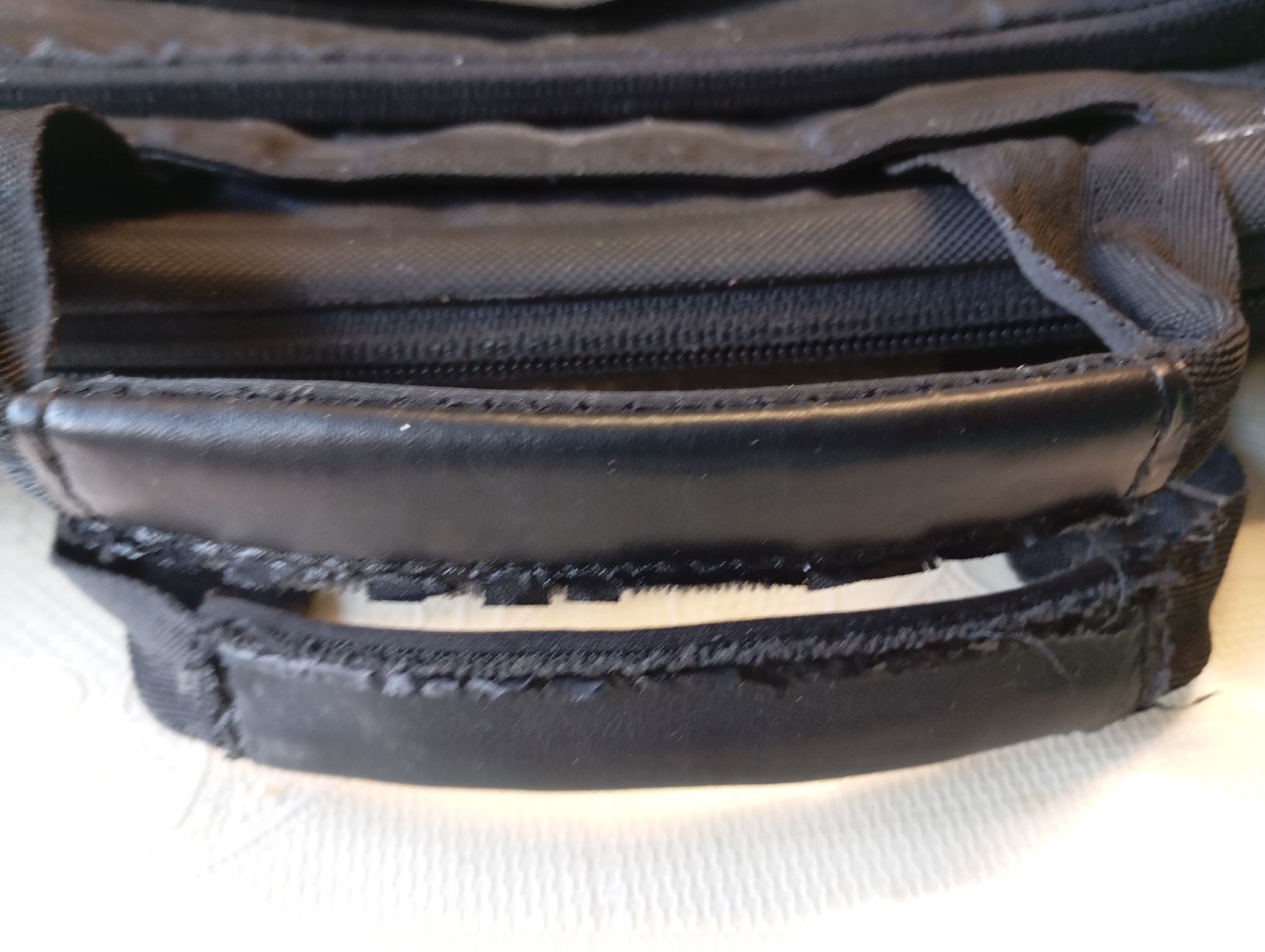 Dell Borse: Laptop Bag Dell Black Shoulder Strap Acceptable – Usato da Bern venduto da pav_8b6j 1