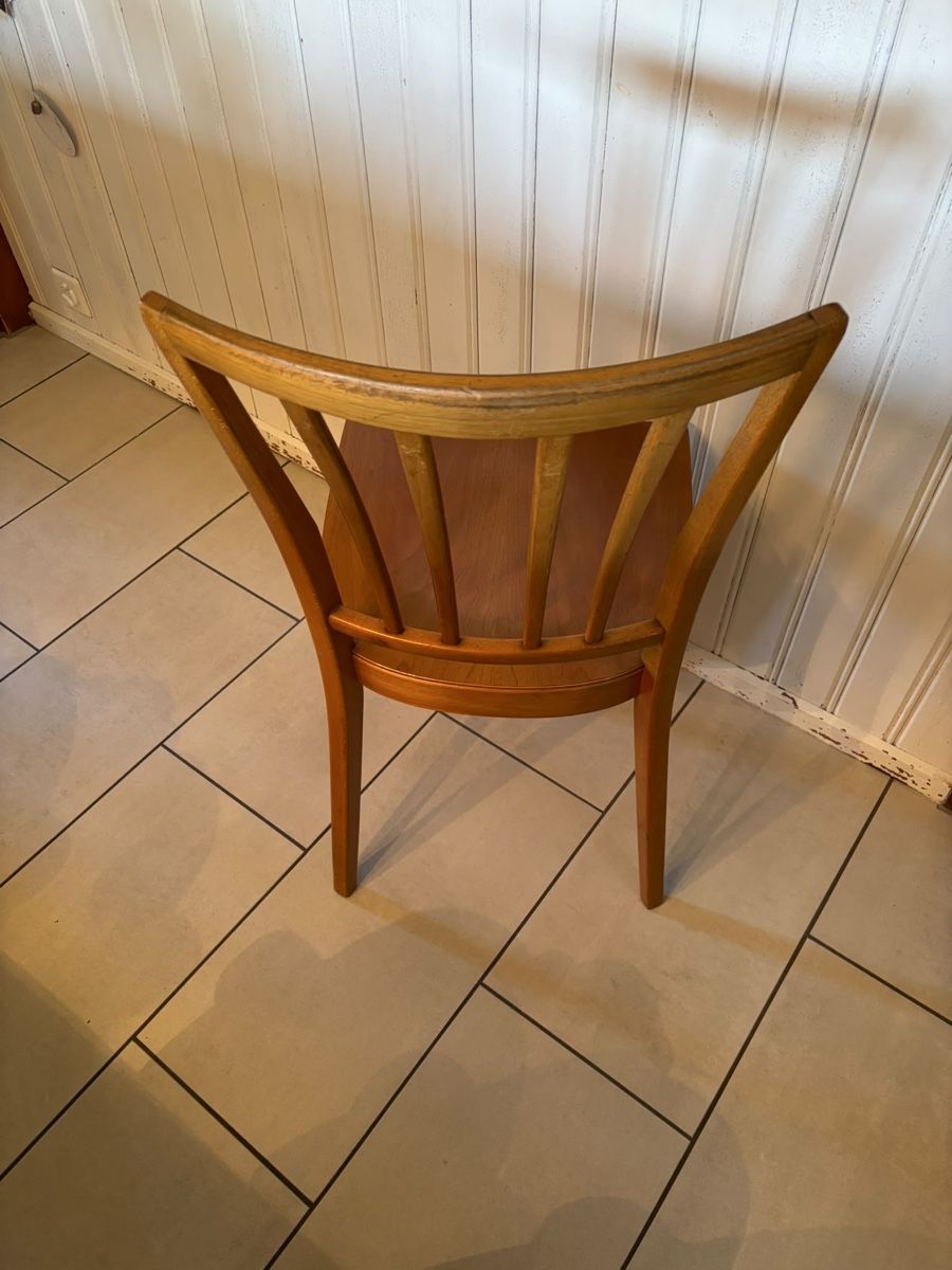 Chaises: Holzstuhl  – D'occasion à Wil SG par mario.wick 1