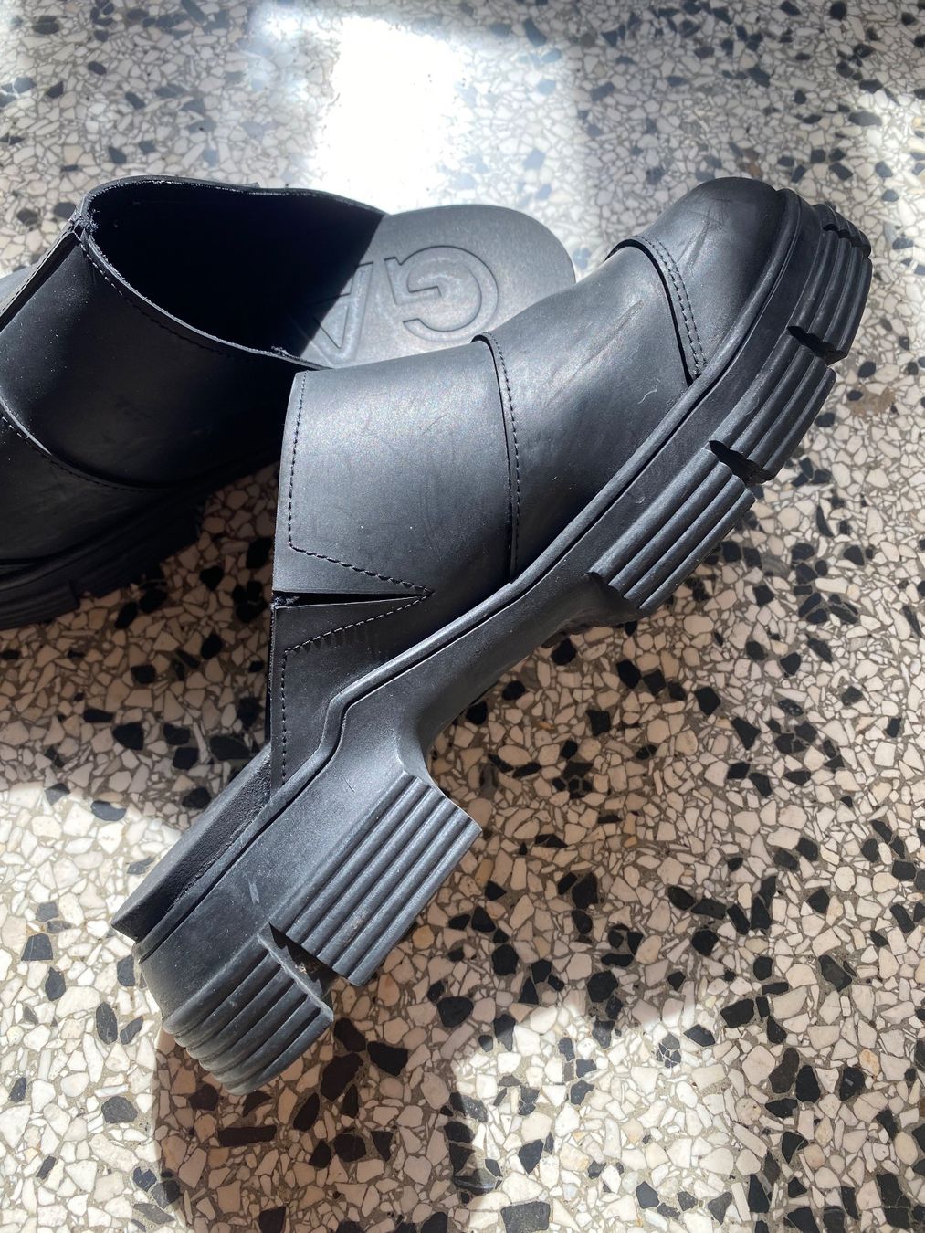Ganni Damenschuhe: Ganni City Rubber Mules Clogs schwarz – Gebraucht aus Zürich von yokoko 4