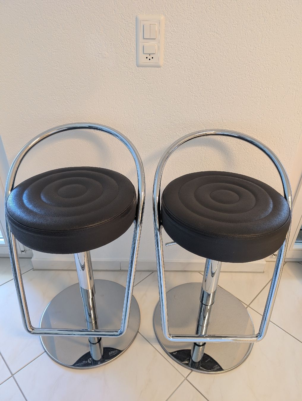 Sgabelli: x2 Effezeta Leather Italian Designer Bar Stools – Usato da Spreitenbach venduto da fun_l967