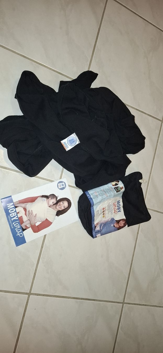 Moby Wrap Marsupi portabebè: Babytragetuch (Moby Wrap) – Usato da Zuzwil SG venduto da Zerospin