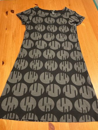 H&M  KLEID,  Gr. 34,  schwarz-grau