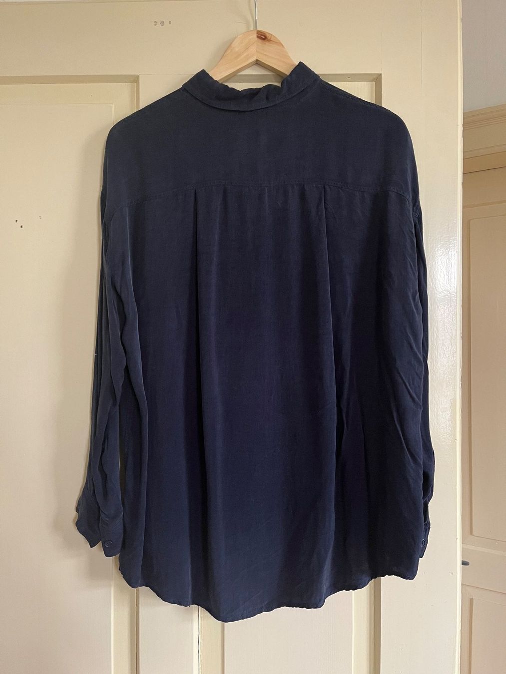 Camicette: Seidenbluse / Bluse/ American Vintage / dunkelblau – Usato da Winterthur venduto da kuhnanto 1
